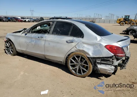 2015 Mercedes-Benz C 300 4Matic из США, поврежденный, VIN 55SWF4KBXFU015564